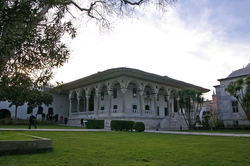 Accesso prioritario e salta-fila al Palazzo Topkapi con audioguida