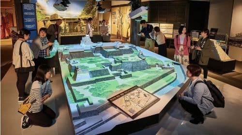 Partenza da Fukuoka e arrivo a Kumamoto | ASO BOY! Treno turistico Aso Boys. Esplora la storia. Tour di un giorno nella natura