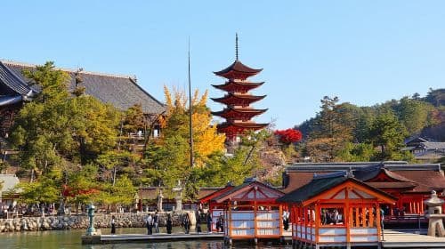 Da Hiroshima: Tour in autobus di 1 giorno della città e dell'isola di Miyajima