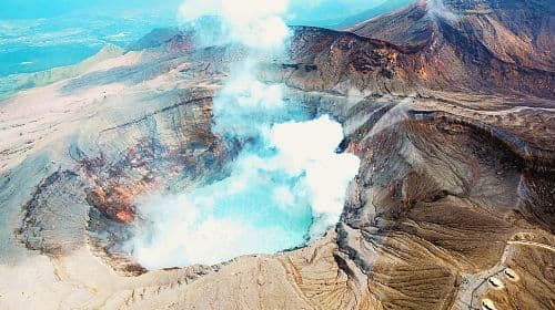 Excursión de 1 día al Castillo de Kumamoto, el Volcán Aso y Kusasenri, Aso Road Station en Japón