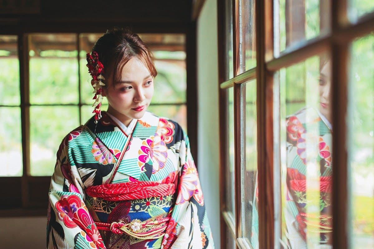 Tokyo, Japan Liliya Kimono Rental Sensō-ji Kimono Experience Travel Photography Booking Professional Photographer Follow-up Shooting Photo Shoot Roppongi Skytree