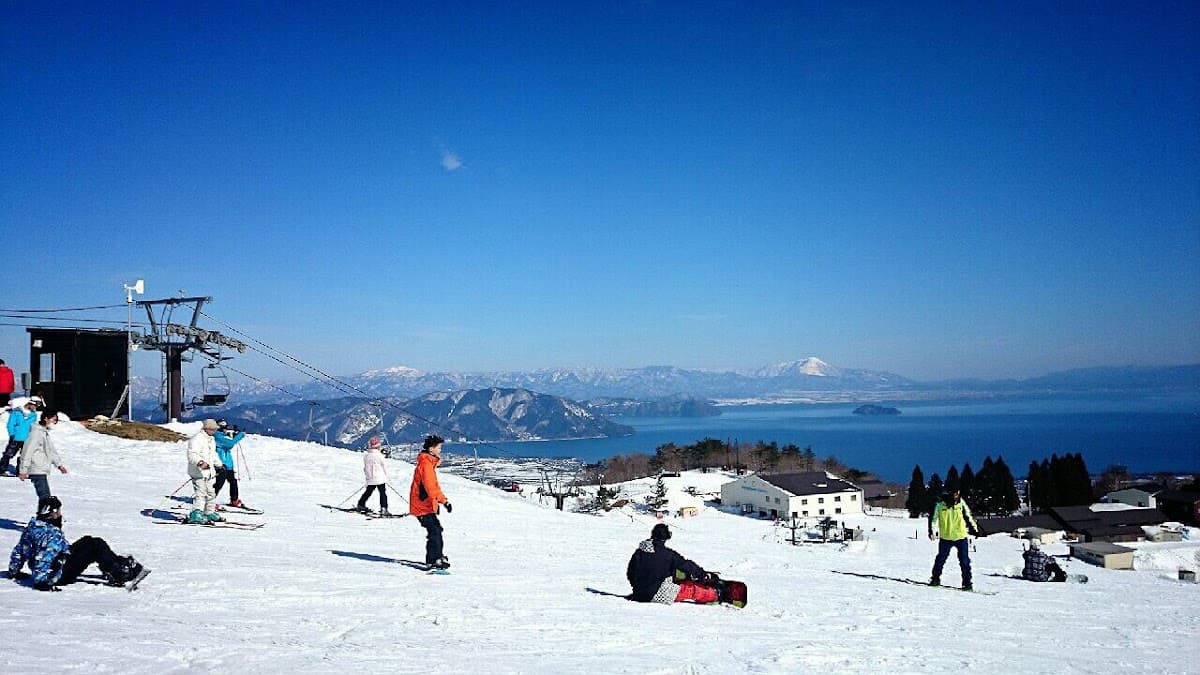 Hakodateyama Ski Resort one-day tour from Osaka