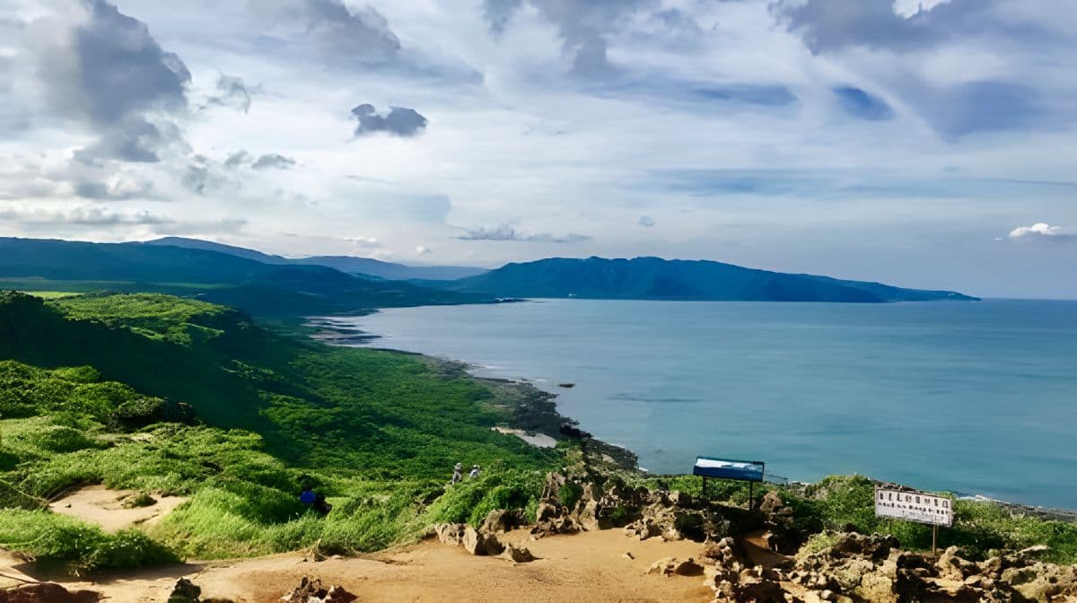 Marine Biology & Aquarium + Eluanbi Park + shared transportation one-day tour[Depart from Kaohsiung] Day Tours