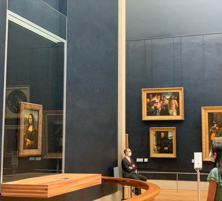 Louvre Museum: Skip-the-Line Small Group Guided Tour