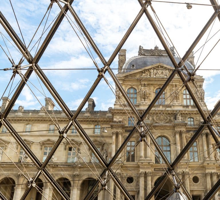 Louvre Museum: Skip-the-Line Small Group Guided Tour