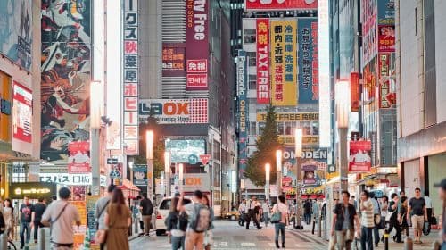 Have fun in Akihabara! Anime, video games and maid cafe one-day tour
