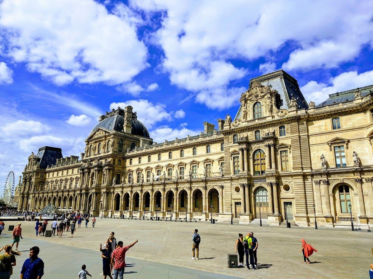 Small-Group Louvre Museum Guided Tour