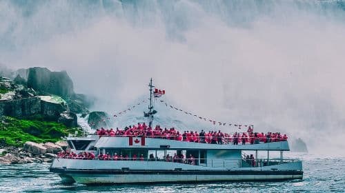 Tour giornaliero delle Cascate del Niagara dal Canada da Toronto + Opzione crociera in battello