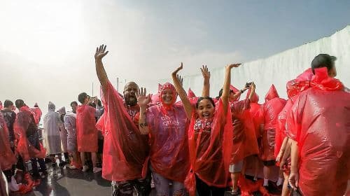 Tour a piedi esclusivo delle Niagara Falls: Voyage to the Falls Day Tours
