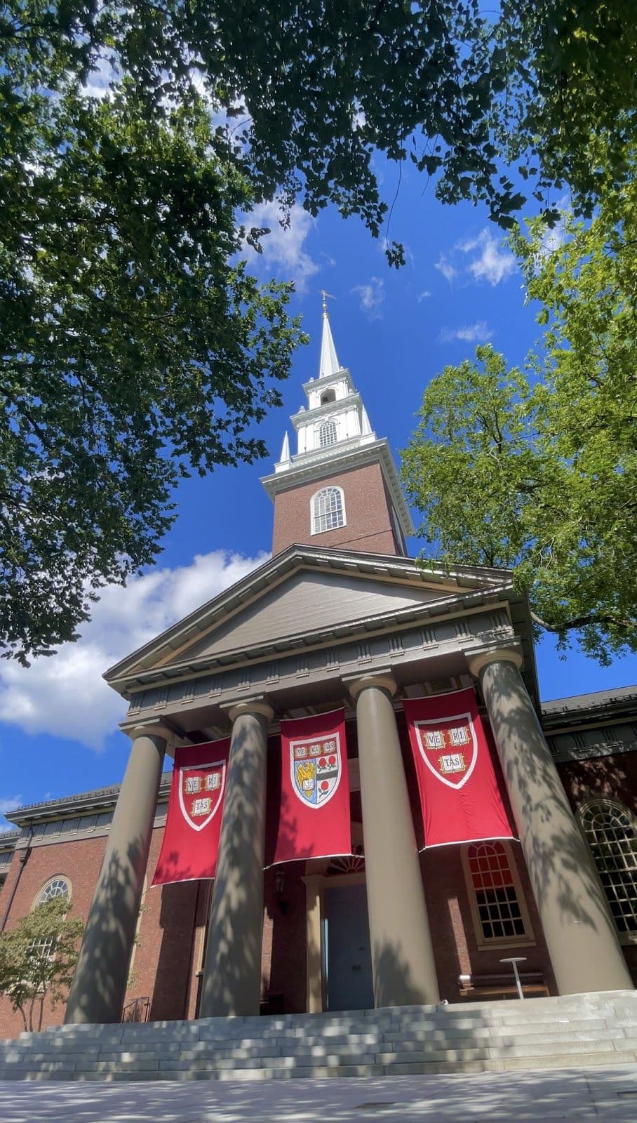1-day tour from New York to Boston, visiting Harvard University, Copley Square, and a drive through Cambridge, Massachusetts.