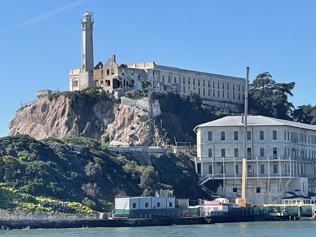 Alcatraz tour including ferry boat and Wharf lunch credit