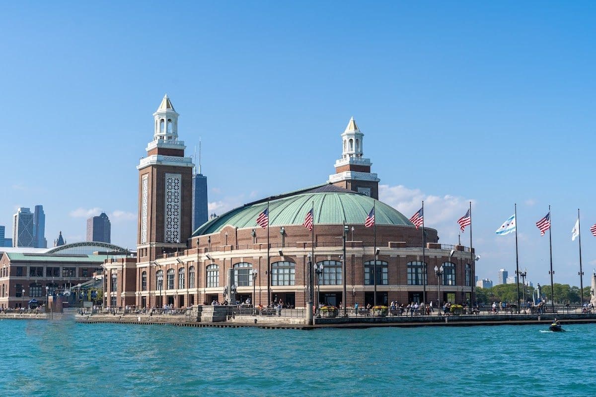 Architecture Cruise on the Chicago River from Navy Pier