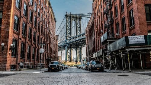 NYC entdecken: 6+ selbstgeführte Audio-Rundgänge in einem Paket