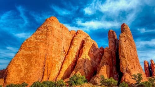 Scopri il meglio di Moab in un giorno: tour giornalieri di Arches, Canyonlands e Dead Horse