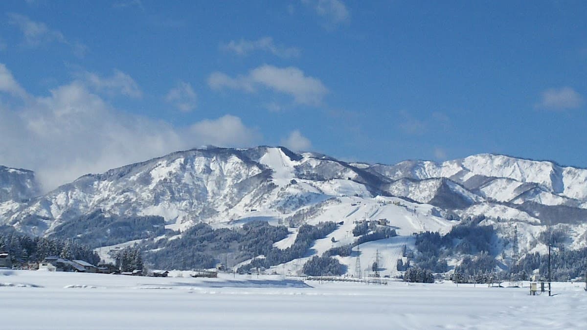 Ishiuchi Maruyama Ski Resort / The Veranda at Ishiuchi