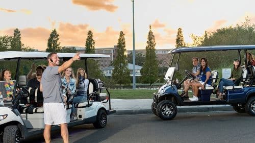 Begeleide Tampa Sightseeing Tour in een luxe straatlegale golfkar