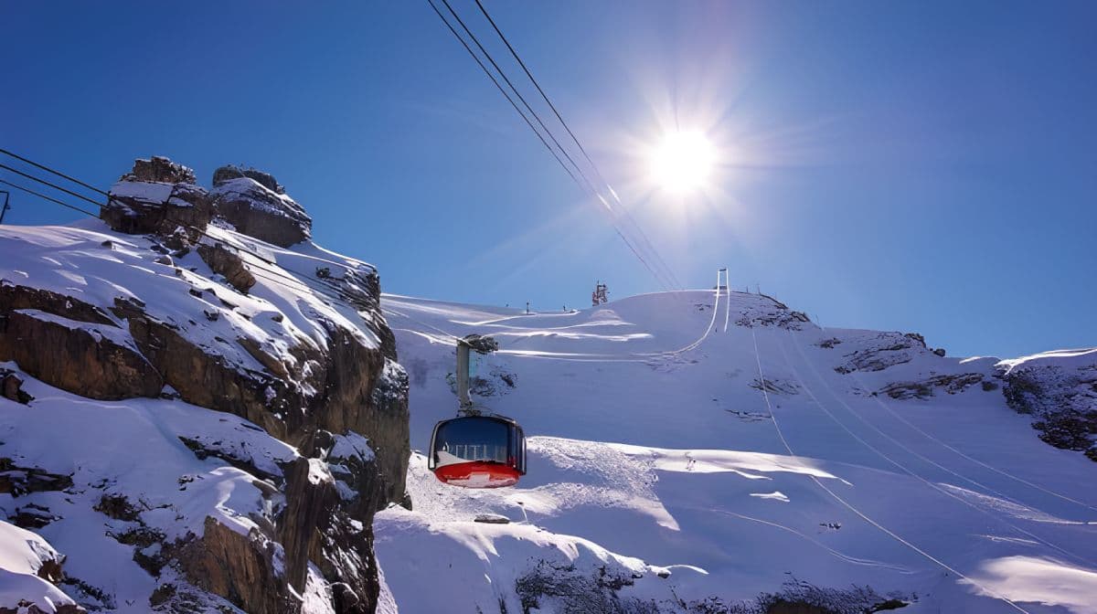 Mt Titlis Cable Car from Engelberg with Ice Flyer