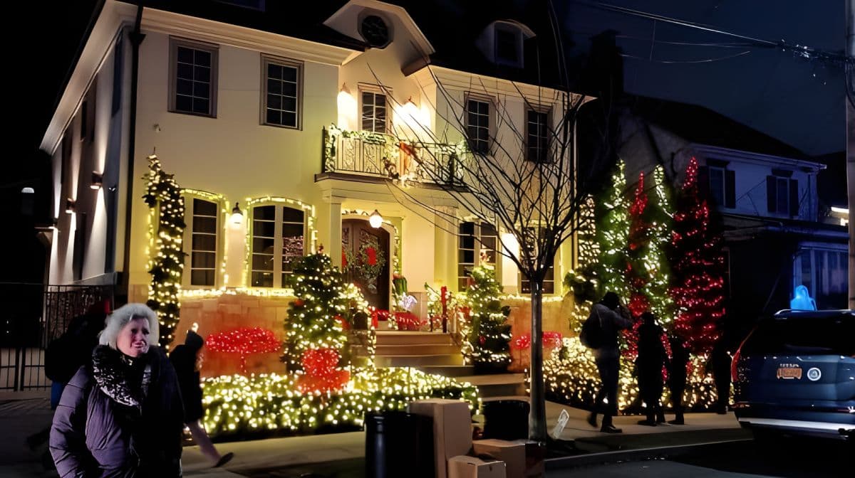 New York City Christmas Charm: Dyker Heights, South Street Seaport, Vessel Day Tours