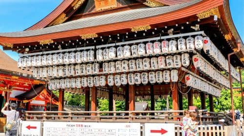 Japan Kyoto Kinkaku-ji + Kiyomizu-dera Tempel + Fushimi Inari Taisha 1-Tages-Tour Tagestouren