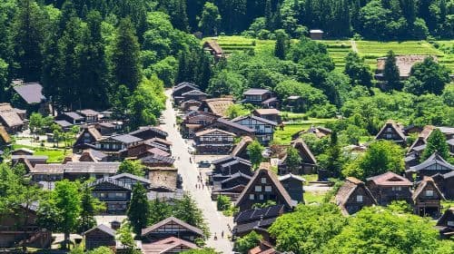 Japan Nagoya Hida Takayama und Shirakawa-go Gassho-zukuri Dorf Tagestour (optionaler 9-Personen-Gruppentransfer) Tagestouren