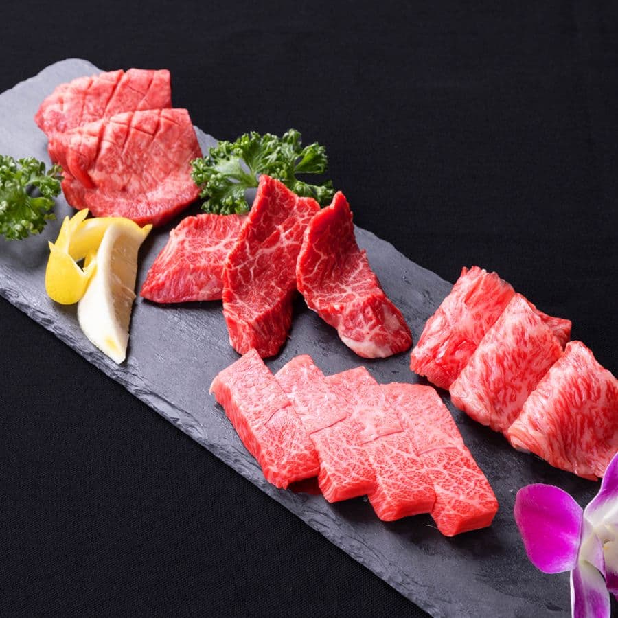 Servizio di prenotazione per il ristorante giapponese Yakiniku BBQ Ozakiya a Osaka