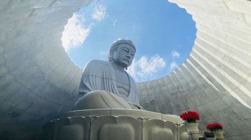 Tour giornaliero Jozankei Onsen Resort Spa Mori no Uta & Hill of the Buddha & Hoheikyo Valley per ammirare il foliage