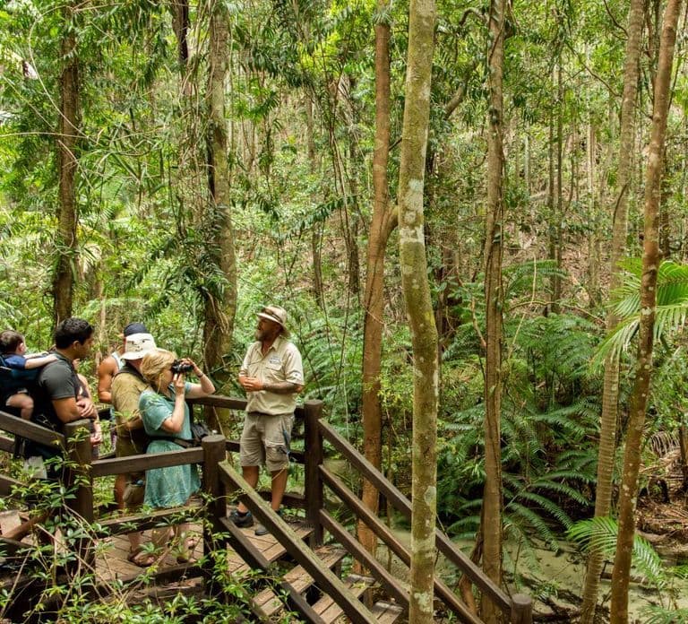 Hervey Bay発：K'gari, Fraser Island 1日コーチツアー