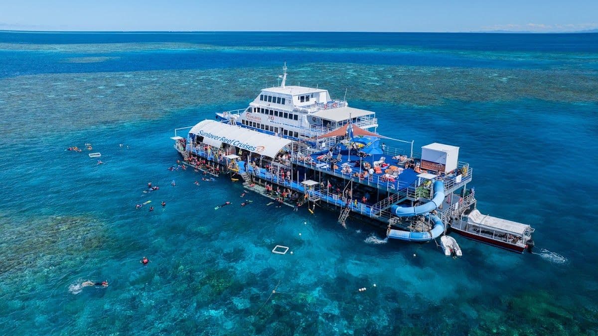 Great Barrier Reef Cruise to Sunlover Reef Cruises Pontoon