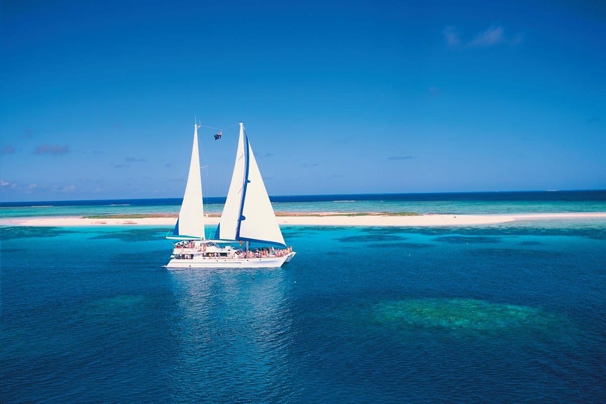 Michaelmas Cay Sailing Cruise