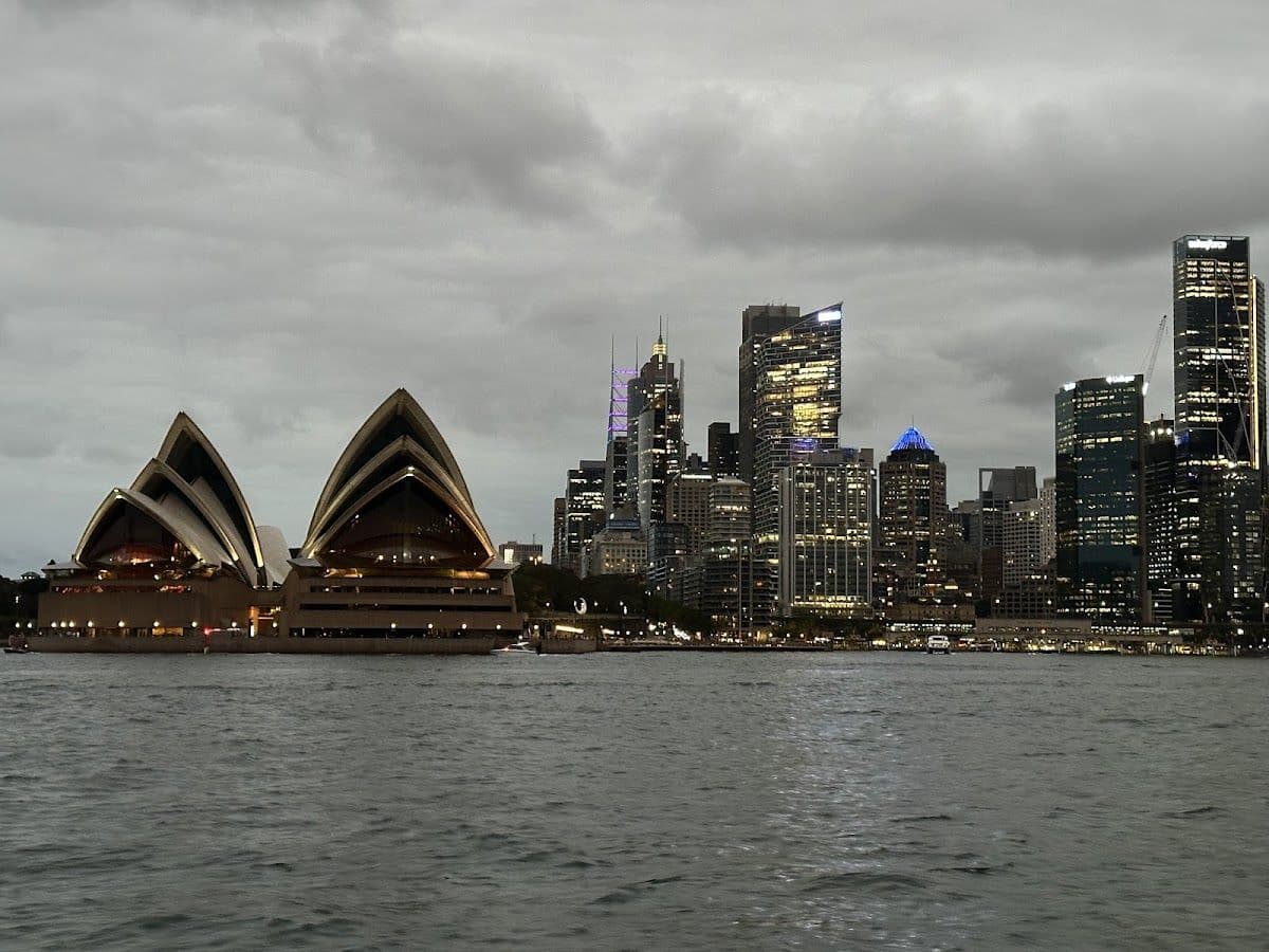 Luksusowy rejs wycieczkowy po Sydney (w tym wino i napoje + lunch/kolacja) - Karnety na rejsy Journey Beyond