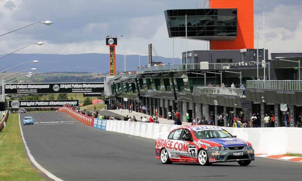 Sydney V8 Hot Laps - 2 Voltas