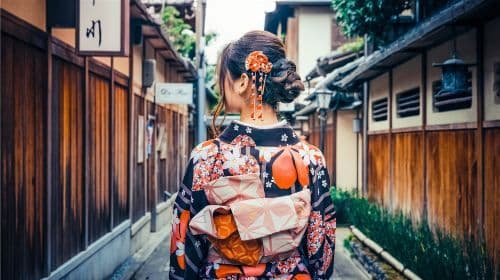 Kimono Rental Experience in Kyoto by Sakakujing