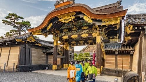 Kinkaku-ji + Arashiyama + Nijō Castle + Fushimi Inari Taisha Kyoto in-depth niche one-day tour Day Tours