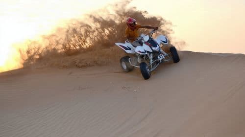 Aventura de 1 hora em Quadriciclo: Jantar com Churrasco, Sandboarding e Shows! Passeios de Dia