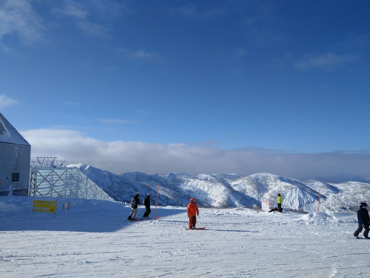 Kiroro Snow World