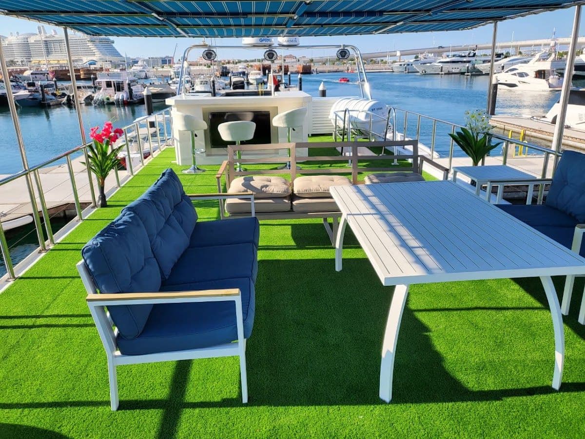 Live On-Board BBQ Available for Private Yacht Tours