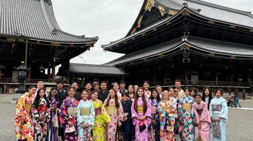 Kyoto (Gion): Experiência de Kimono para Crianças e Famílias na WARGO Day Tours