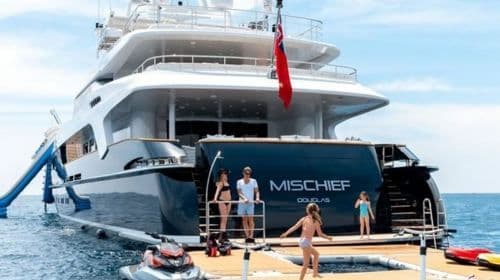 [Dubai Luxury Yacht Tour] Luxus-Yachttour/Palm Island Tour/Erfrischungsgetränke und Mahlzeiten inbegriffen/Morning Light Tour/Romantischer Sonnenuntergang/Sailing Night Light Transport-Pässe