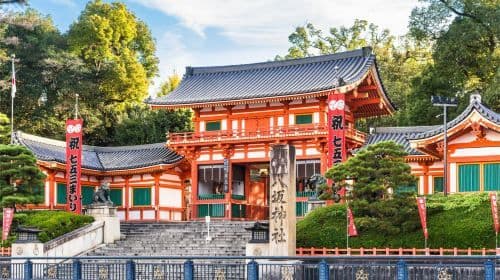 Kyoto Cultural Tour: Kinkaku-ji, Kiyomizu-dera Temple, Fushimi Inari Taisha Day Tours