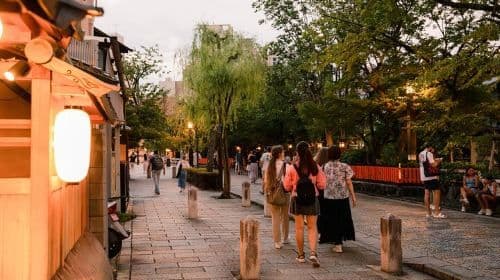 Spacerowa wycieczka po dzielnicy gejsz Gion w Kioto