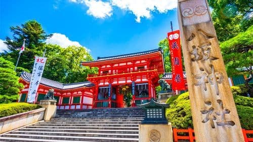 Kyoto Kiyomizu-dera Temple + Ninenzaka + Sannenzaka + Kinkaku-ji + Fushimi Inari Taisha one-day pilgrimage to explore Kyoto's millennium-old heritage and enjoy autumn foliage