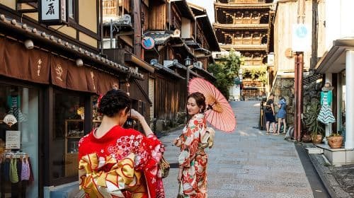 Tour privado y personalizado de día completo por Kioto con un guía local