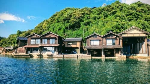 Tour di un giorno per piccoli gruppi a Kyoto | Ine Funaya + Amanohashidate + Dare da mangiare ai gabbiani nella baia di Ine + Preghiere al tempio Chionji