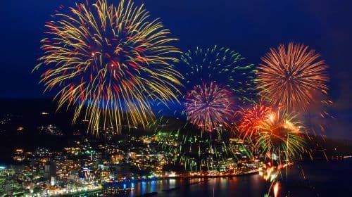 Atami Sea Fireworks & Hakone Shrine Tagestour ab Tokio