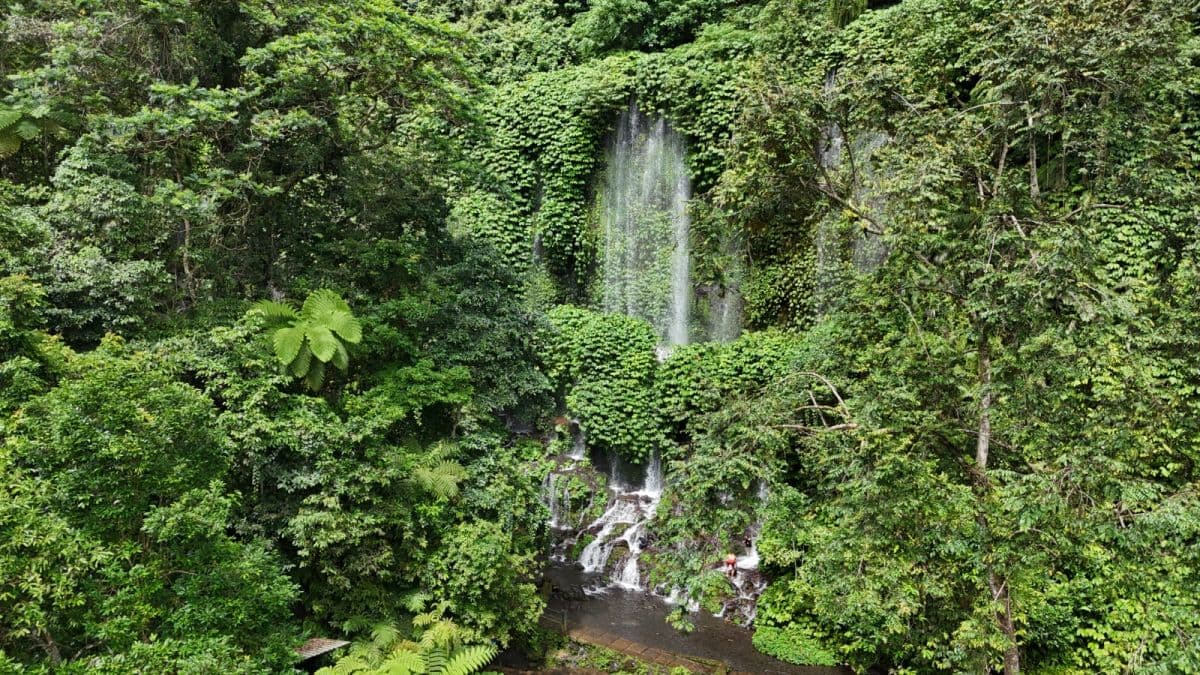 Excursão às Cachoeiras Benang Stokel & Benang Kelambu