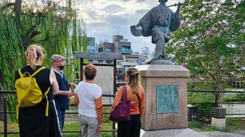 Kyoto: Gion Night Walking Tour with Local Guide