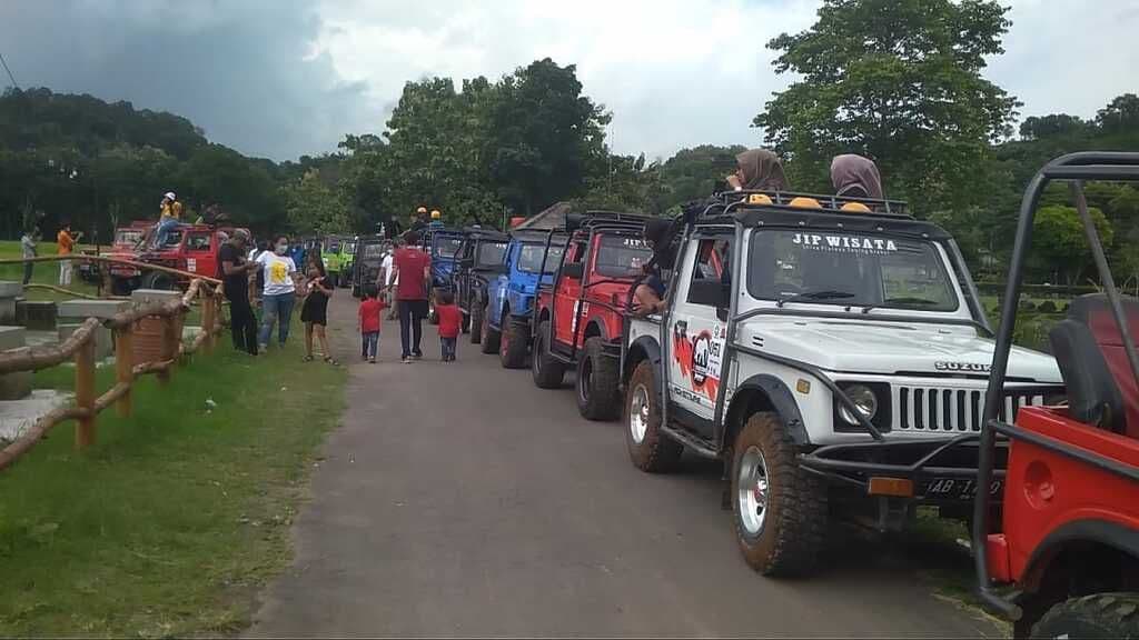 Tebing Breksi Jeep Adventure – Yogyakarta