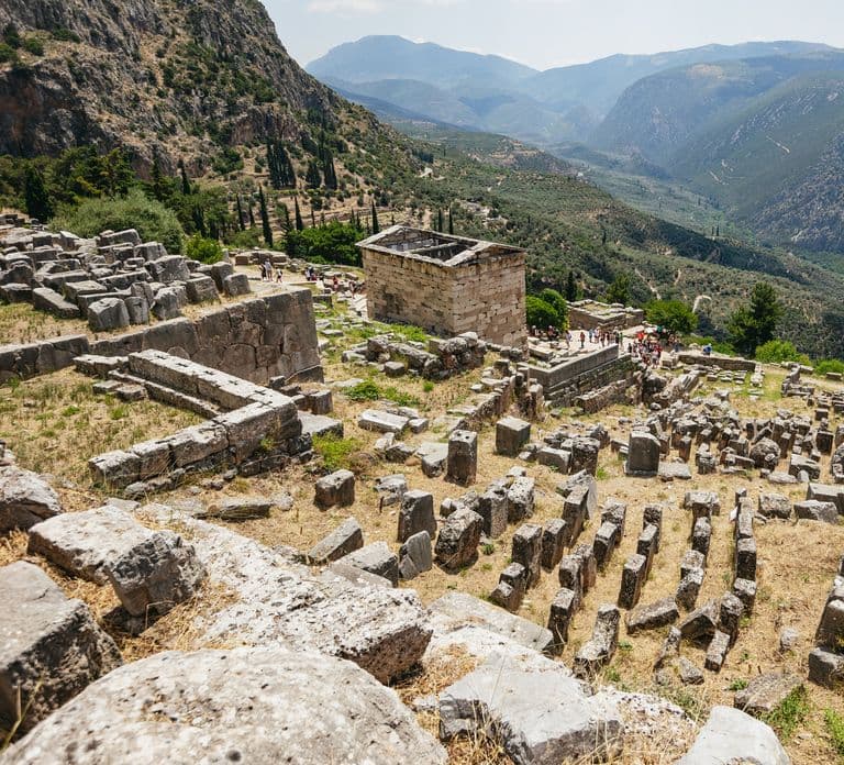 From Athens: Delphi & Meteora 2-Day Guided Tour