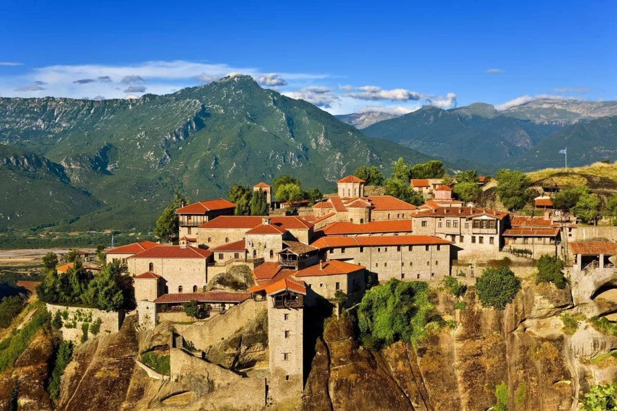 Meteora Two-Days Small-Group Tour from Athens