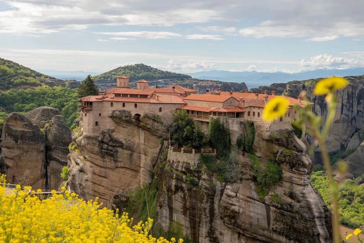 雅典出發：Meteora 兩日小團遊